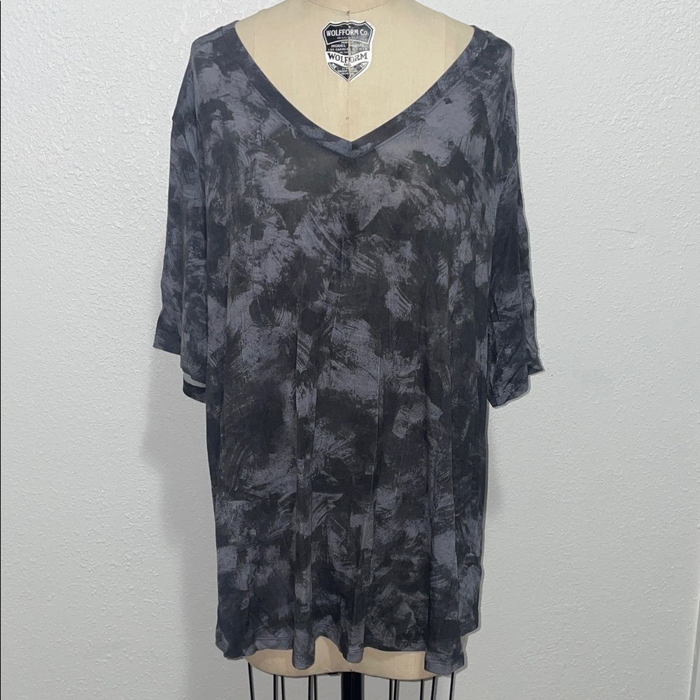 Charcoal Abstract Short Sleeve Top